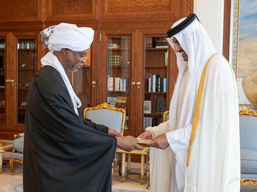  امير   قطر يتسلم  أوراق اعتماد السفير السودانى الجديد